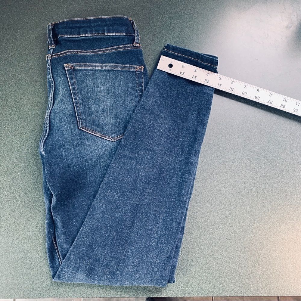 A.n.a. Jeans 27/4 begging actual 27/28 stretch.